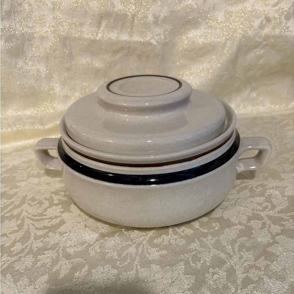 1984 Chateau Hand-Painted Stoneware Japan Casserole Dish W/ Lid and Handles